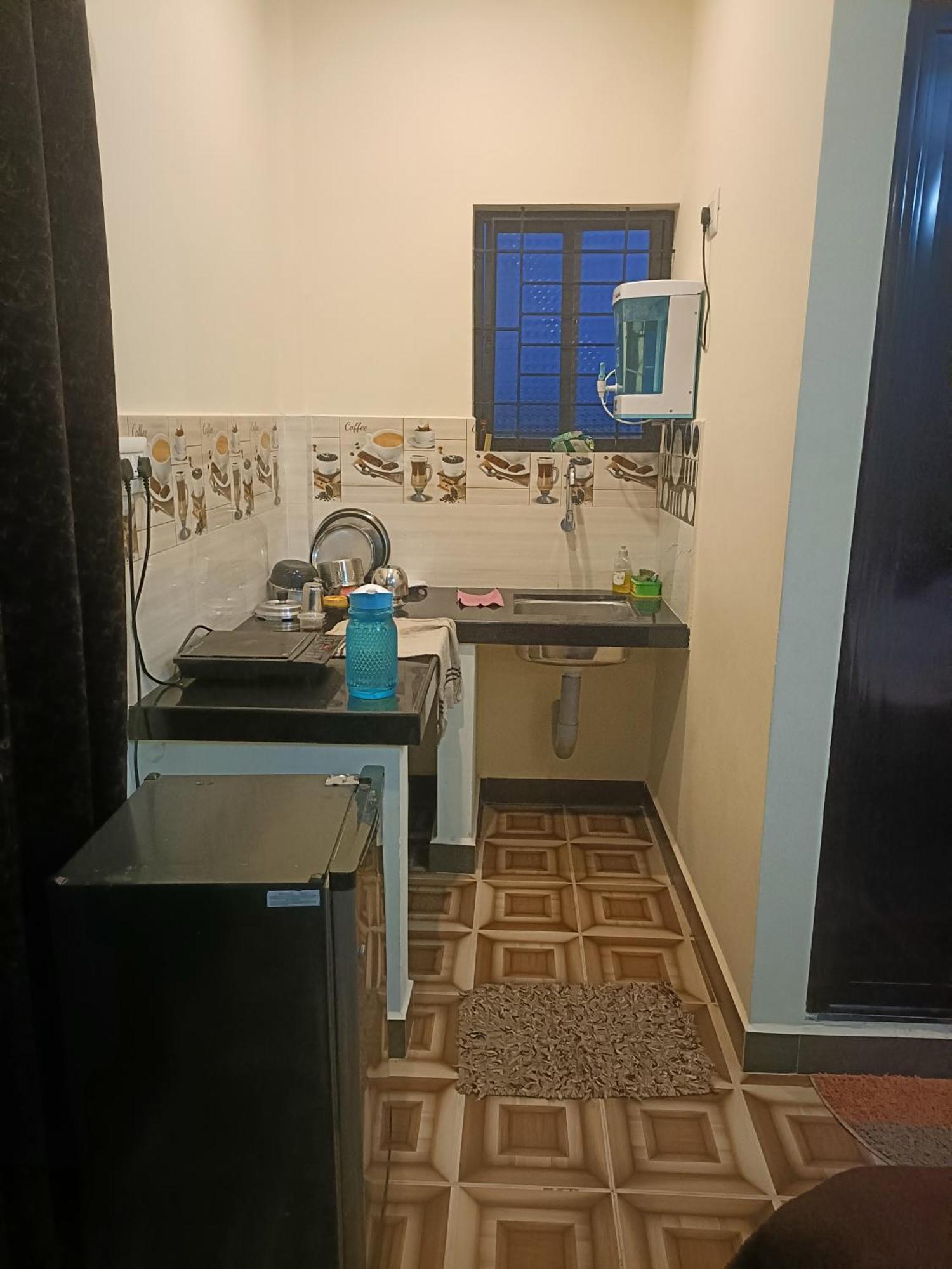 Maanyatha Home Stay Manipal Rum bild