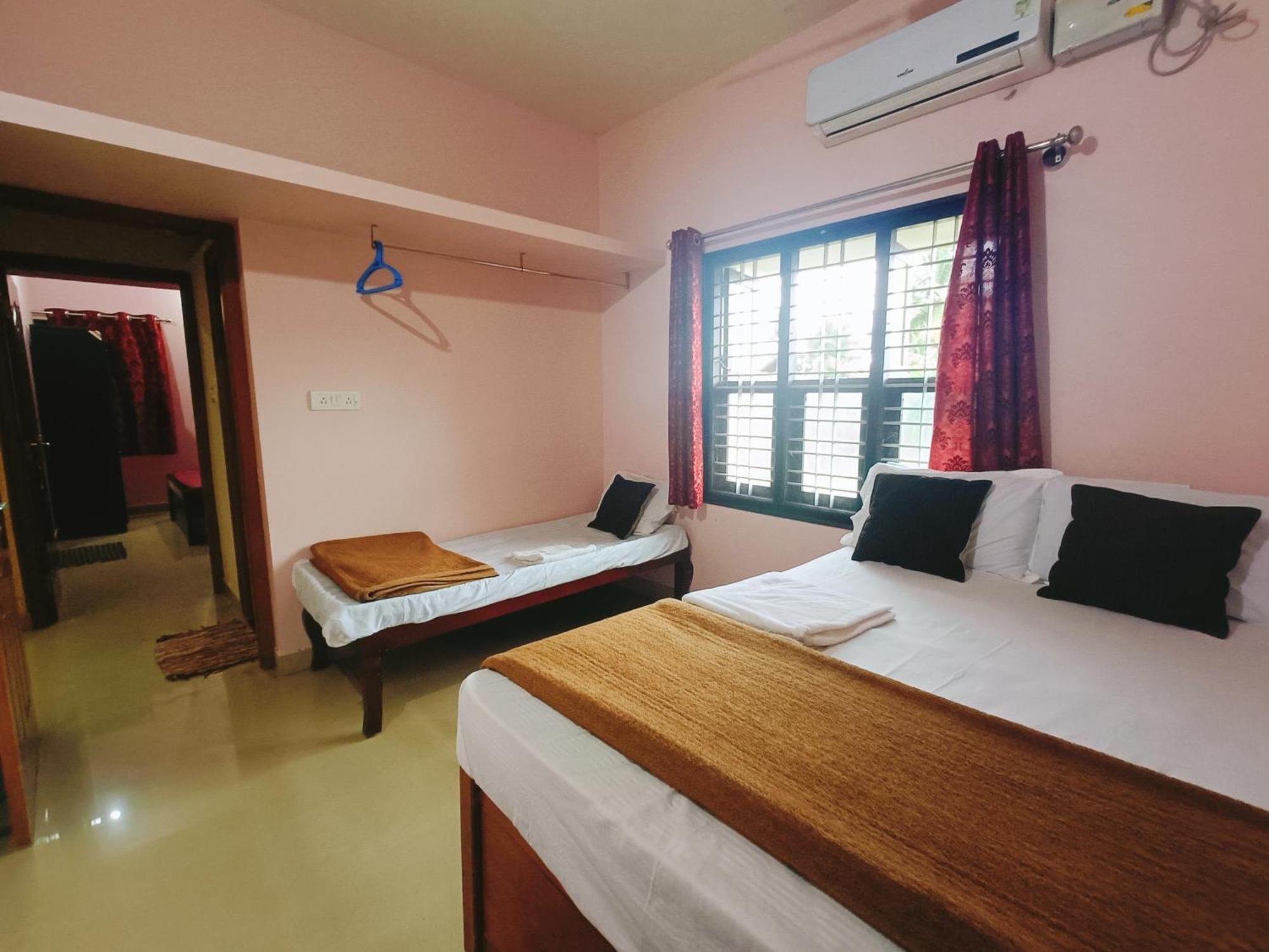 Maanyatha Home Stay Manipal Rum bild