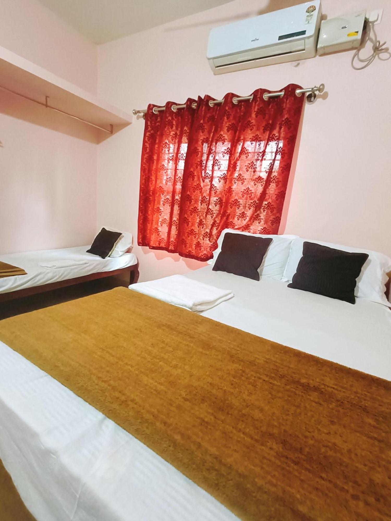 Maanyatha Home Stay Manipal Rum bild