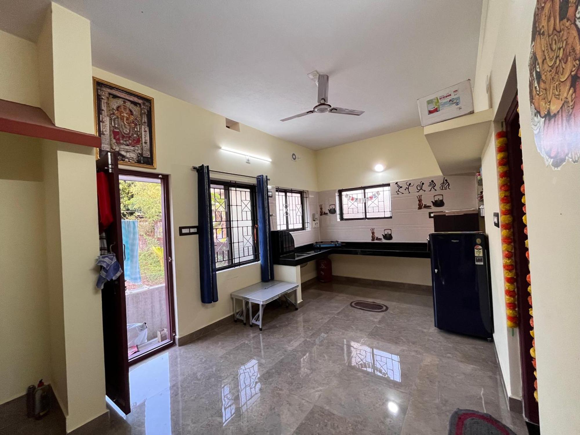 Maanyatha Home Stay Manipal Rum bild